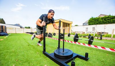 Espace extérieur d'entraînement Hyrox chez CrossFit TTS Waterloo